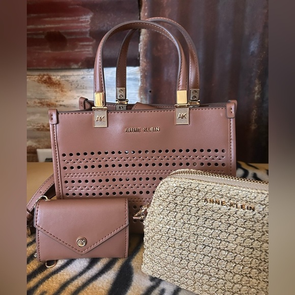 NWOT-Anne Klein 3 piece Handbag Set. - Picture 3 of 12